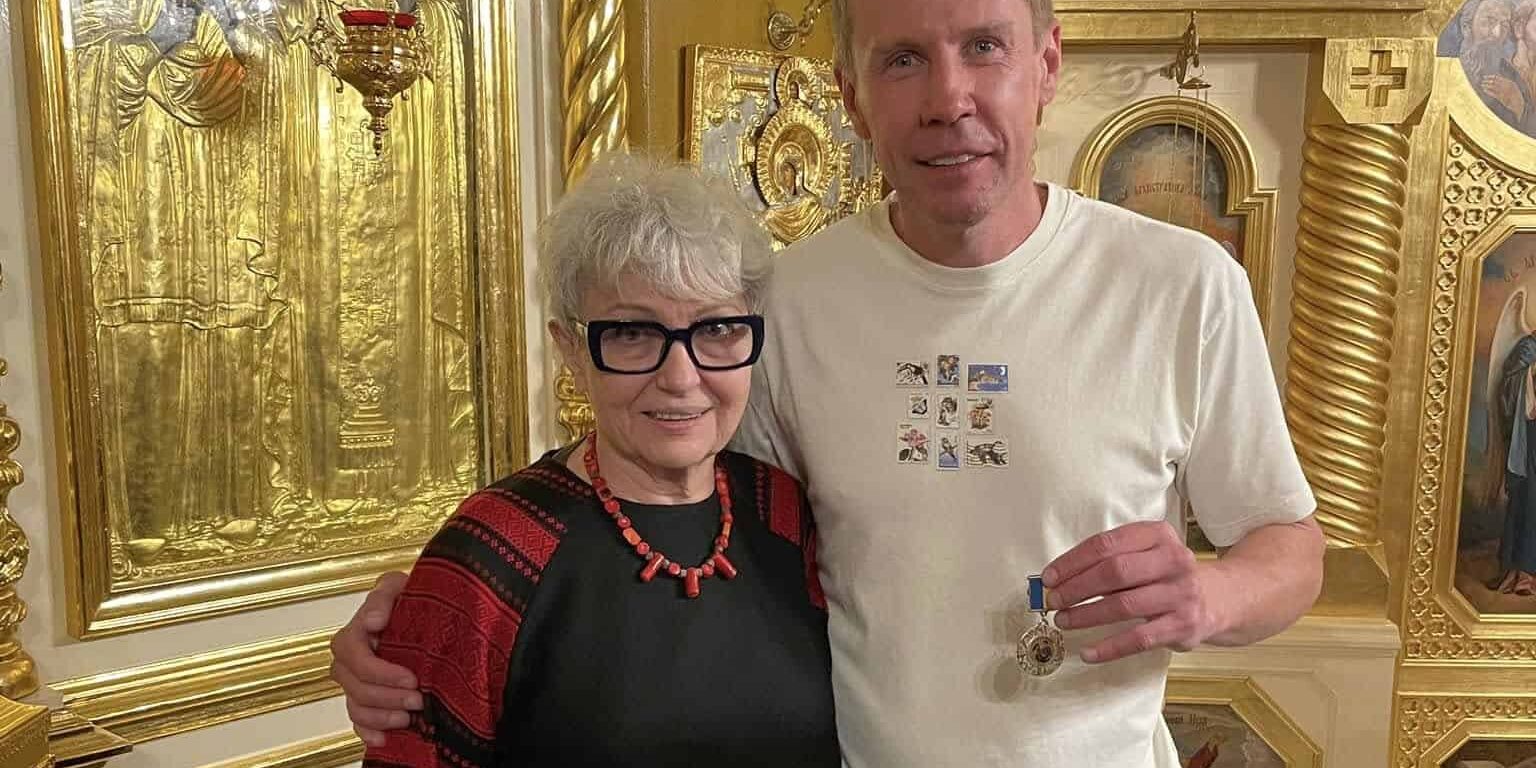 Медаль от «Спілки жінок України»